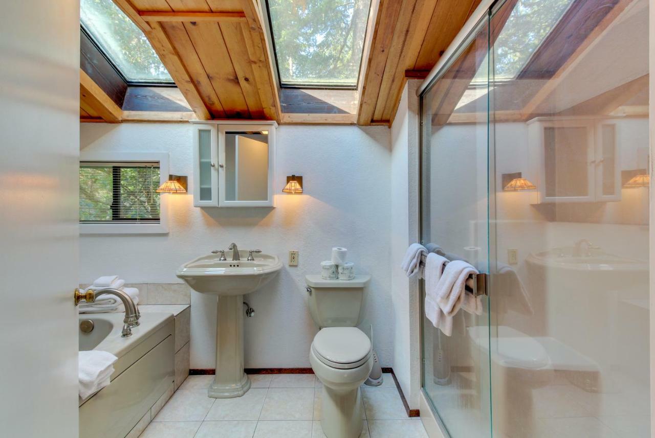 Lopez Island Hunter Bay Waterfront Home エクステリア 写真